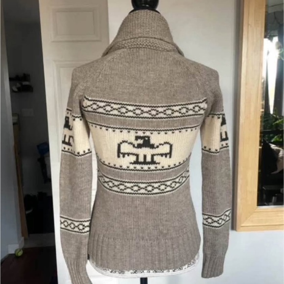 Aritzia 100% Lambswool Cowichan Style Knit Zip Up Sweater Jacket. Small/Medium - Picture 3 of 5